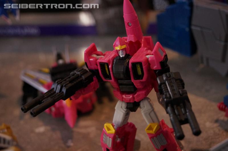 SDCC 2016: Hasbro Press Event: Combiner Wars Liokaiser - Transformers Event: Liokaiser 009
