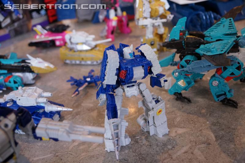 SDCC 2016: Hasbro Press Event: Combiner Wars Liokaiser - Transformers Event: Liokaiser 012