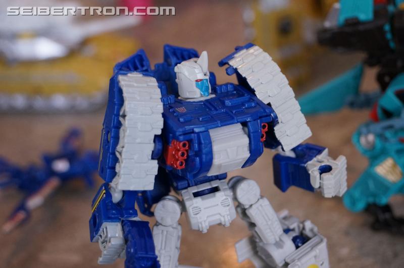 SDCC 2016: Hasbro Press Event: Combiner Wars Liokaiser - Transformers Event: Liokaiser 013