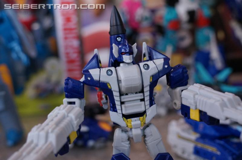 SDCC 2016: Hasbro Press Event: Combiner Wars Liokaiser - Transformers Event: Liokaiser 017