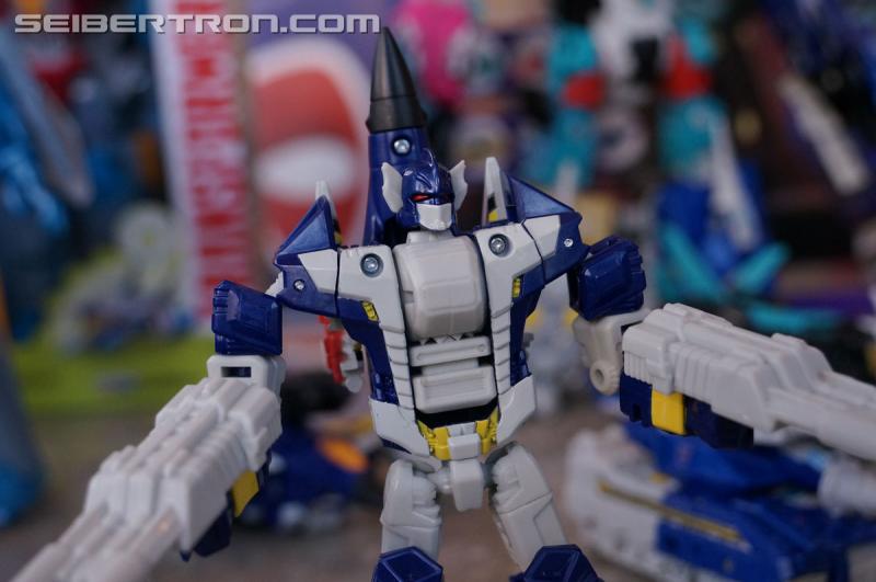 SDCC 2016: Hasbro Press Event: Combiner Wars Liokaiser - Transformers Event: Liokaiser 018