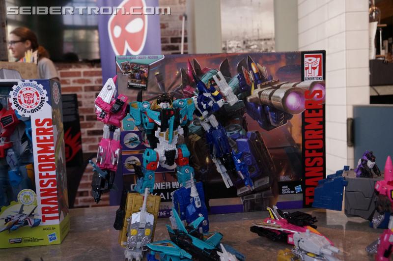 SDCC 2016: Hasbro Press Event: Combiner Wars Liokaiser - Transformers Event: Liokaiser 023