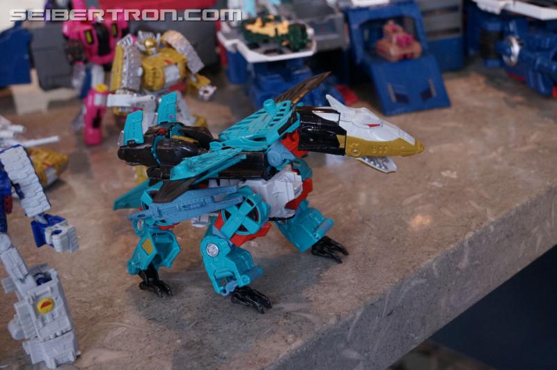 SDCC 2016: Hasbro Press Event: Combiner Wars Liokaiser - Transformers Event: Liokaiser 026