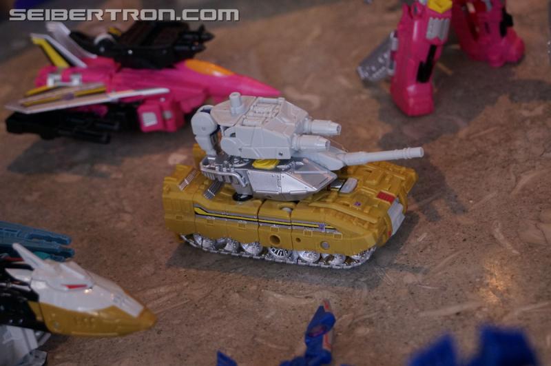 SDCC 2016: Hasbro Press Event: Combiner Wars Liokaiser - Transformers Event: Liokaiser 032