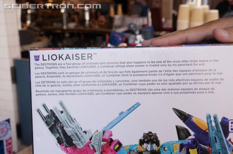 SDCC 2016: Hasbro Press Event: Combiner Wars Liokaiser - Transformers Event: Liokaiser 042