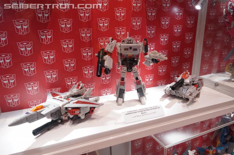 SDCC 2016: SDCC Reveals (aka Hasbro Press Event reveals at SDCC booth) - Transformers Event: DSC02276