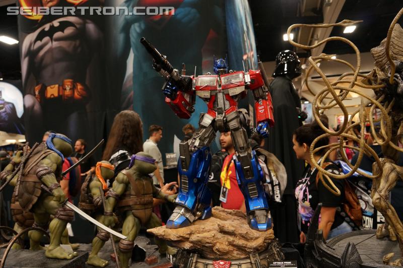 SDCC 2016: Prime 1 Studio Optimus Prime at Sideshow - Transformers Event: DSC02388