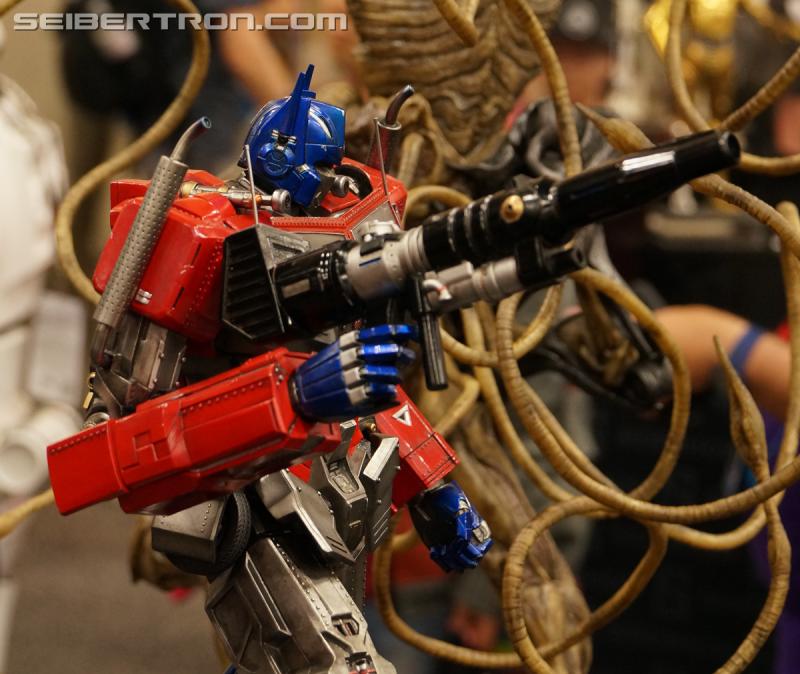 SDCC 2016: Prime 1 Studio Optimus Prime at Sideshow - Transformers Event: DSC02409a