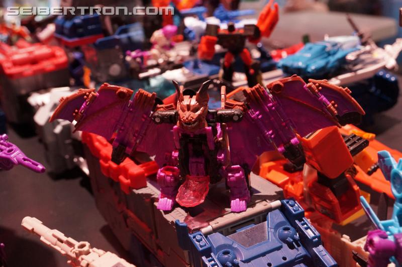 SDCC 2016: Diorama featuring Titans Return and Combiner Wars products - Transformers Event: DSC02552