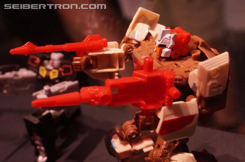 SDCC 2016 - Diorama featuring Titans Return and Combiner Wars products