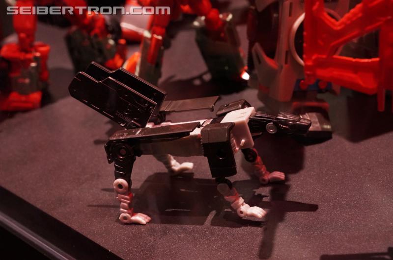 SDCC 2016: Diorama featuring Titans Return and Combiner Wars products - Transformers Event: DSC02576