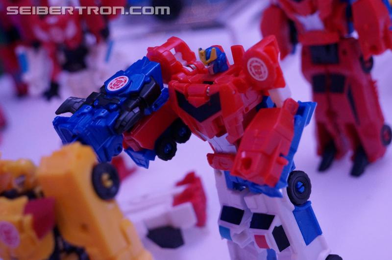 NYCC 2016: Robots In Disguise: Combiner Force - Transformers Event: DSC03684