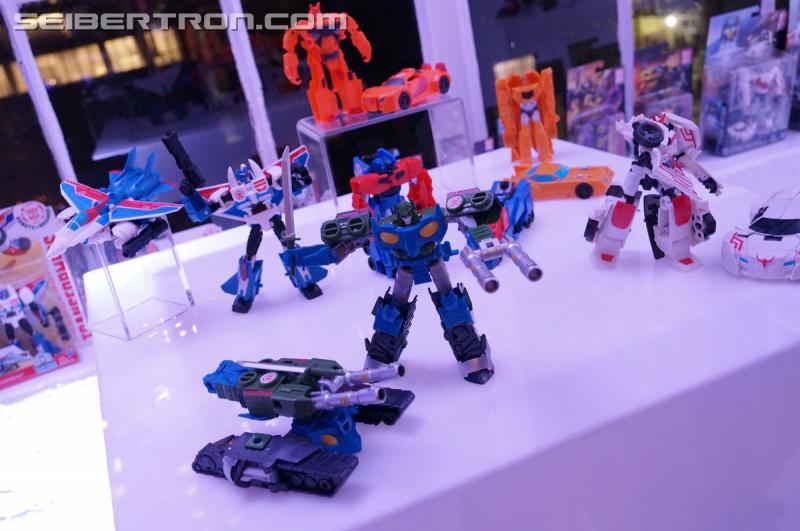 NYCC 2016: Robots In Disguise: Combiner Force - Transformers Event: DSC03703
