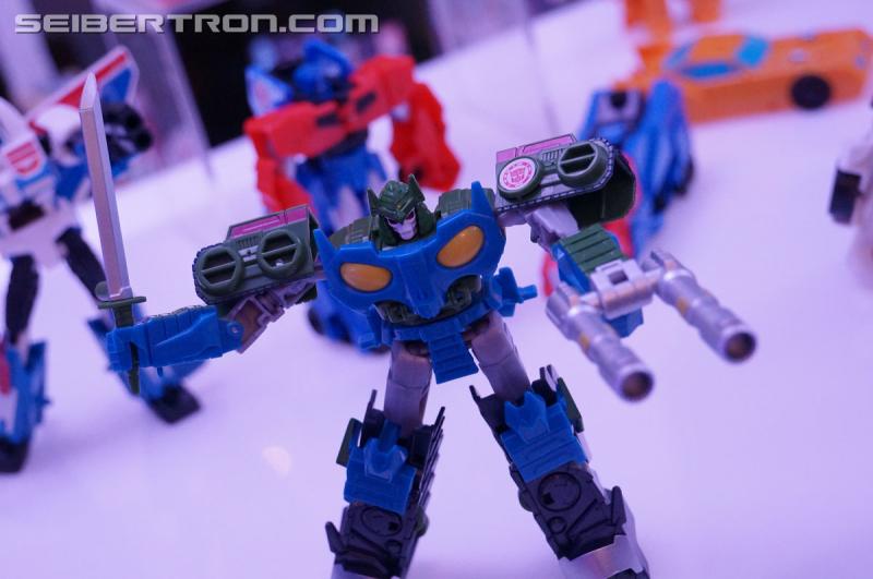 NYCC 2016 - Robots In Disguise: Combiner Force