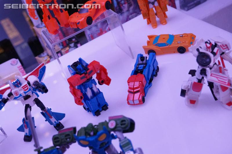 NYCC 2016 - Robots In Disguise: Combiner Force