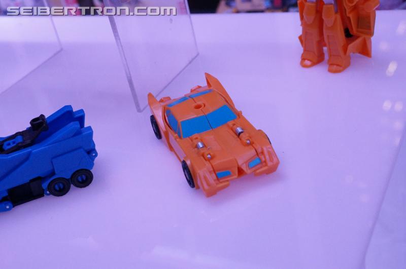 NYCC 2016 - Robots In Disguise: Combiner Force