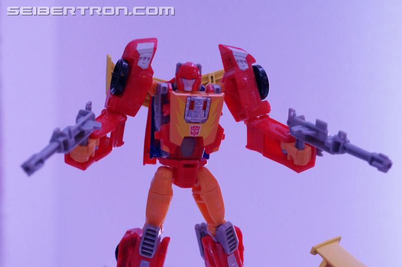 NYCC 2016: Generations Titans Return Deluxe Class - Transformers Event: DSC03626