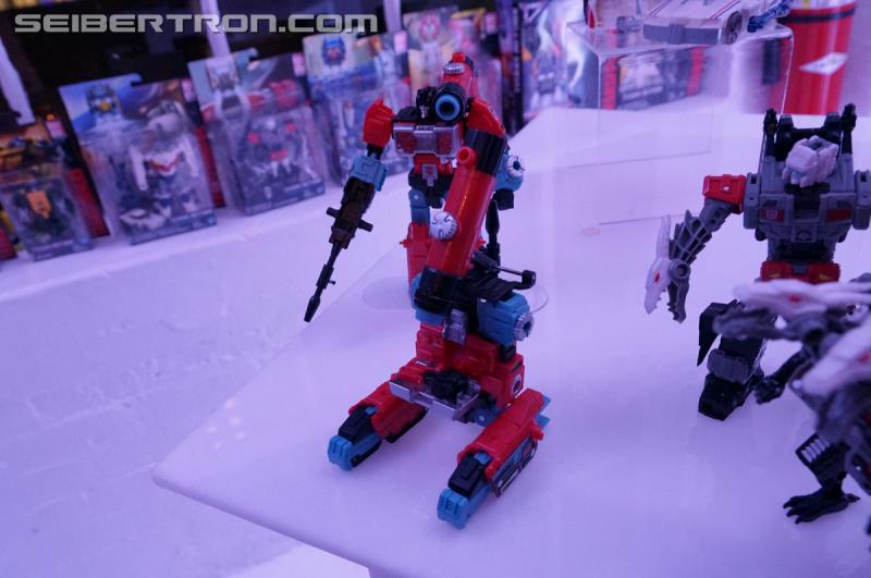 NYCC 2016 - Generations Titans Return Deluxe Class