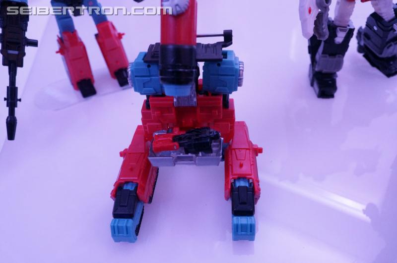 NYCC 2016 - Generations Titans Return Deluxe Class