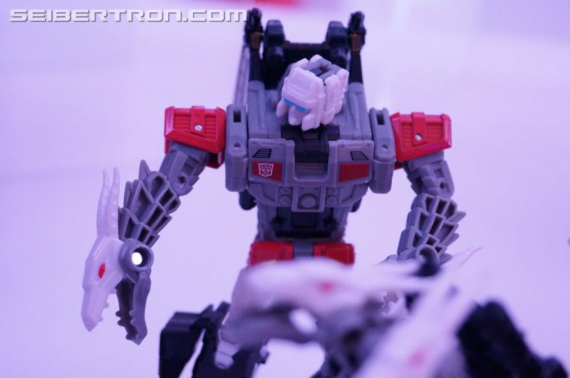 NYCC 2016: Generations Titans Return Deluxe Class - Transformers Event: DSC03642