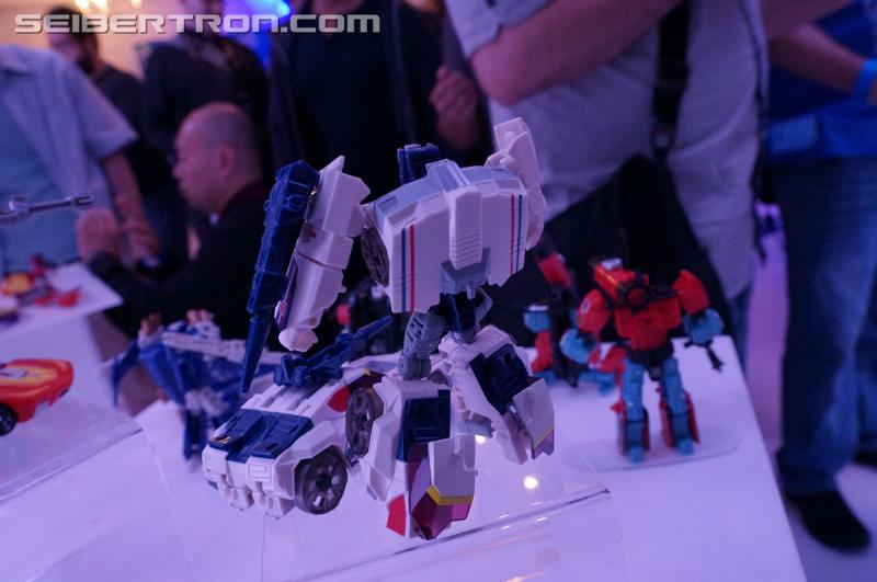 NYCC 2016: Generations Titans Return Deluxe Class - Transformers Event: DSC03651
