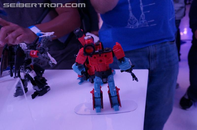 NYCC 2016 - Generations Titans Return Deluxe Class