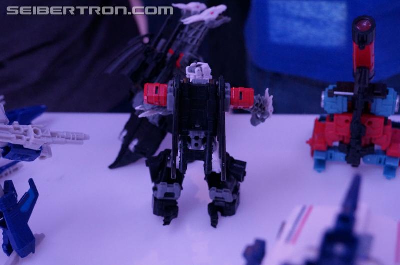 NYCC 2016 - Generations Titans Return Deluxe Class