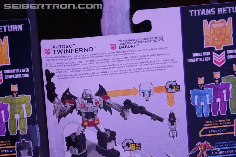 NYCC 2016: Generations Titans Return Deluxe Class - Transformers Event: DSC03744