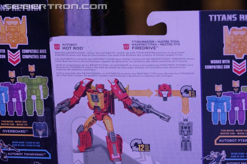 NYCC 2016: Generations Titans Return Deluxe Class - Transformers Event: DSC03748