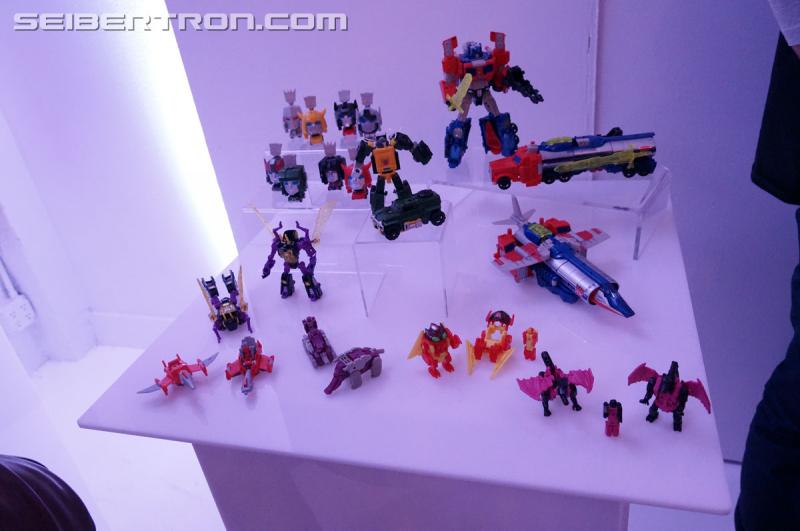 NYCC 2016 - Titans Return Voyager Optimus, Legends, and Titan Masters