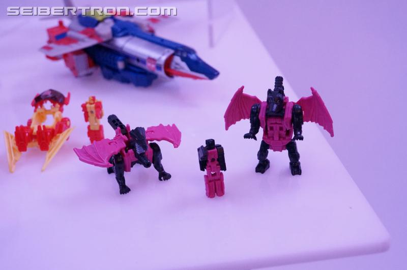 NYCC 2016 - Titans Return Voyager Optimus, Legends, and Titan Masters