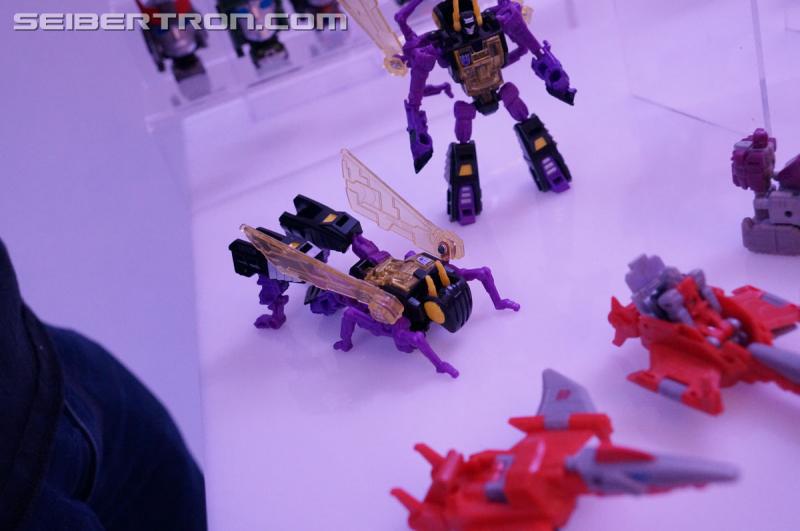 NYCC 2016 - Titans Return Voyager Optimus, Legends, and Titan Masters