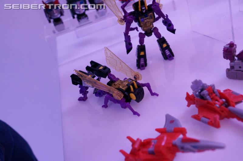 NYCC 2016 - Titans Return Voyager Optimus, Legends, and Titan Masters