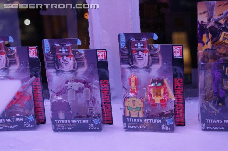 NYCC 2016 - Titans Return Voyager Optimus, Legends, and Titan Masters