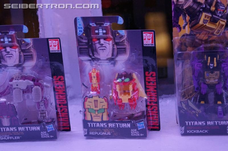 NYCC 2016: Titans Return Voyager Optimus, Legends, and Titan Masters - Transformers Event: DSC03673