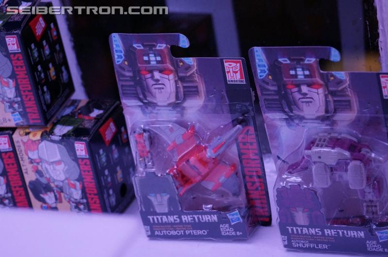 NYCC 2016: Titans Return Voyager Optimus, Legends, and Titan Masters - Transformers Event: DSC03674