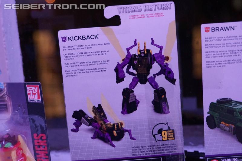 NYCC 2016 - Titans Return Voyager Optimus, Legends, and Titan Masters