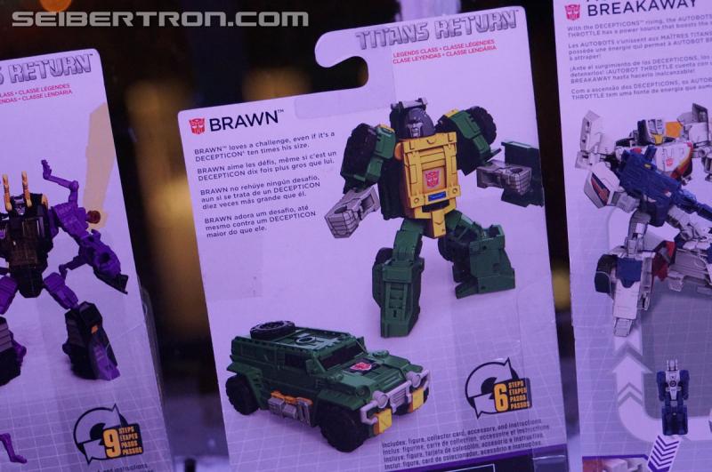 NYCC 2016 - Titans Return Voyager Optimus, Legends, and Titan Masters