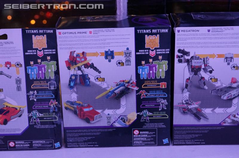 NYCC 2016 - Titans Return Voyager Optimus, Legends, and Titan Masters