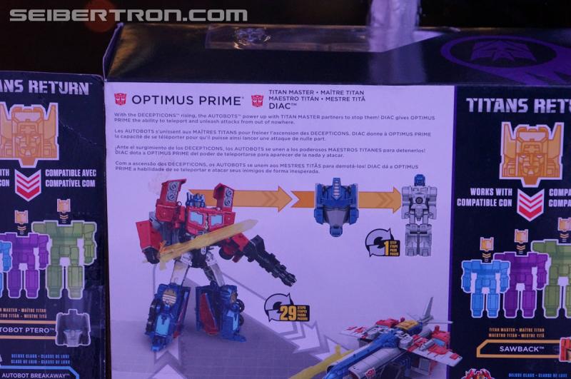 NYCC 2016 - Titans Return Voyager Optimus, Legends, and Titan Masters