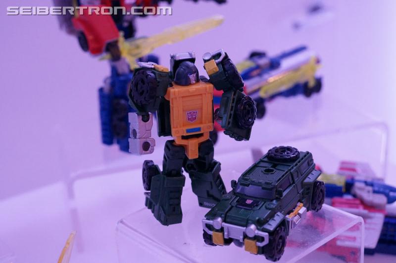NYCC 2016: Titans Return Voyager Optimus, Legends, and Titan Masters - Transformers Event: DSC03756