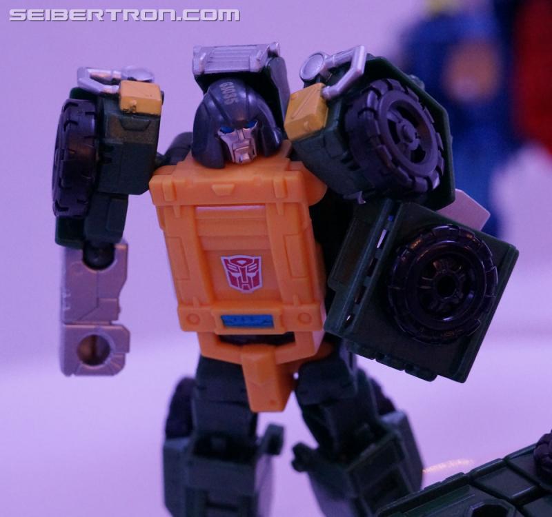 NYCC 2016: Titans Return Voyager Optimus, Legends, and Titan Masters - Transformers Event: DSC03760a