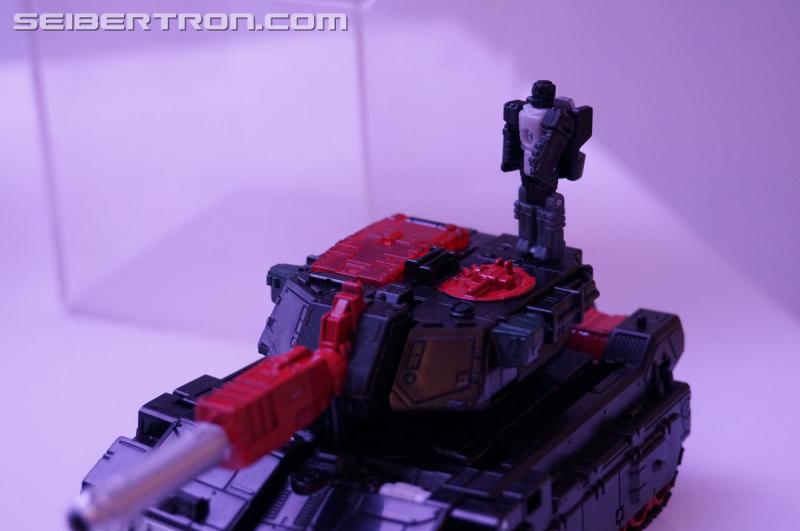 NYCC 2016 - Titans Return Sky Shadow and Broadside