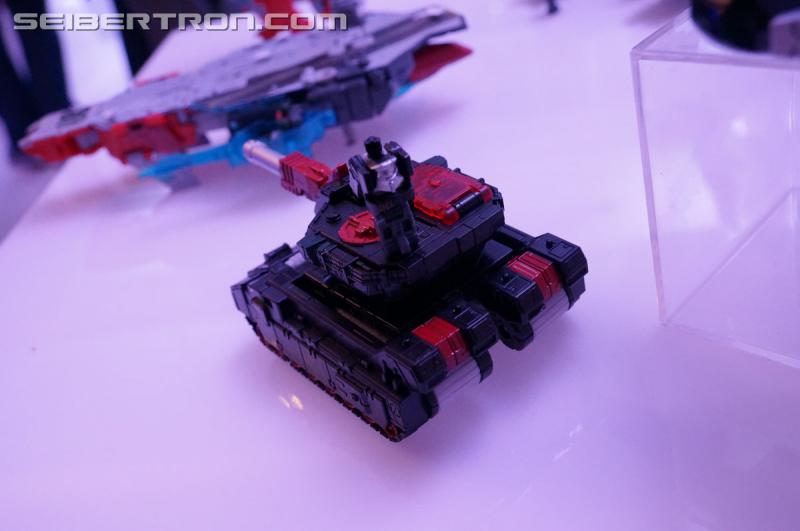 NYCC 2016 - Titans Return Sky Shadow and Broadside