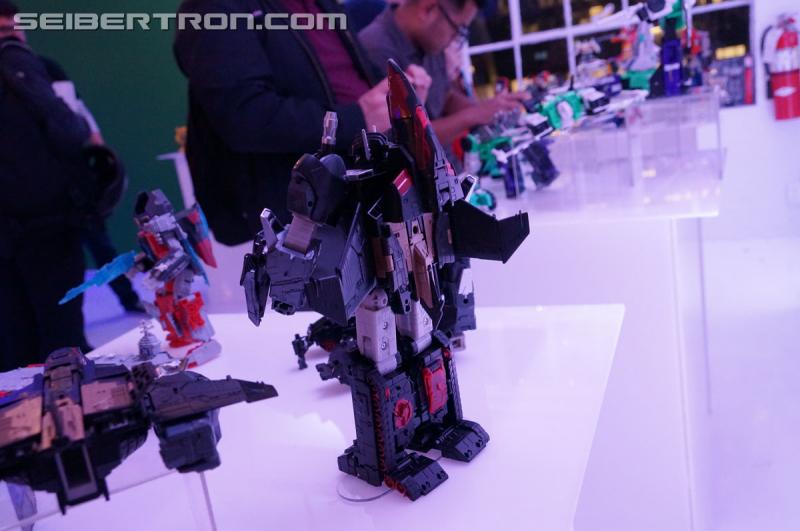 NYCC 2016 - Titans Return Sky Shadow and Broadside