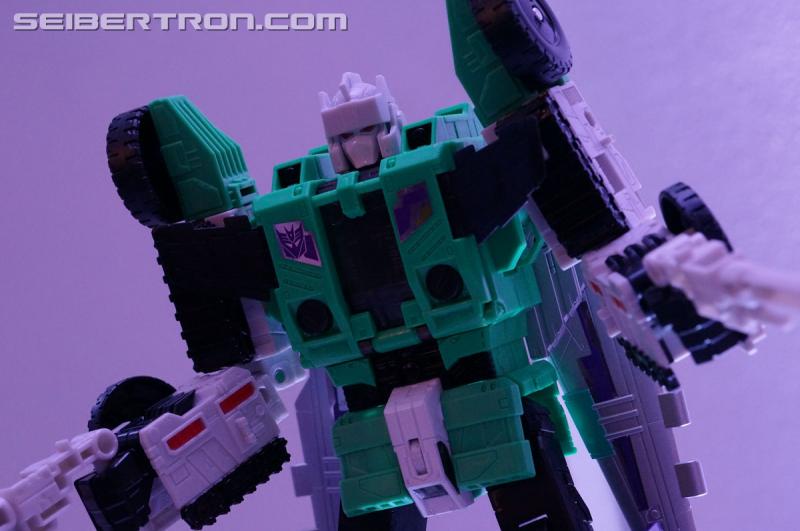 NYCC 2016: Titans Return Leader Class Sixshot - Transformers Event: DSC03728