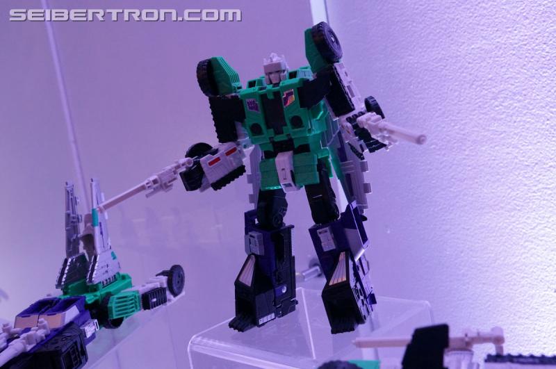 NYCC 2016 - Titans Return Leader Class Sixshot