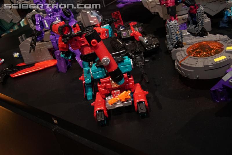 Toy Fair 2017: Generations: Titans Return (and Trypticon too!) - Transformers Event: Generations Titans Return 007