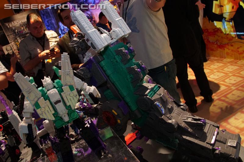 Toy Fair 2017: Generations: Titans Return (and Trypticon too!) - Transformers Event: Generations Titans Return 099