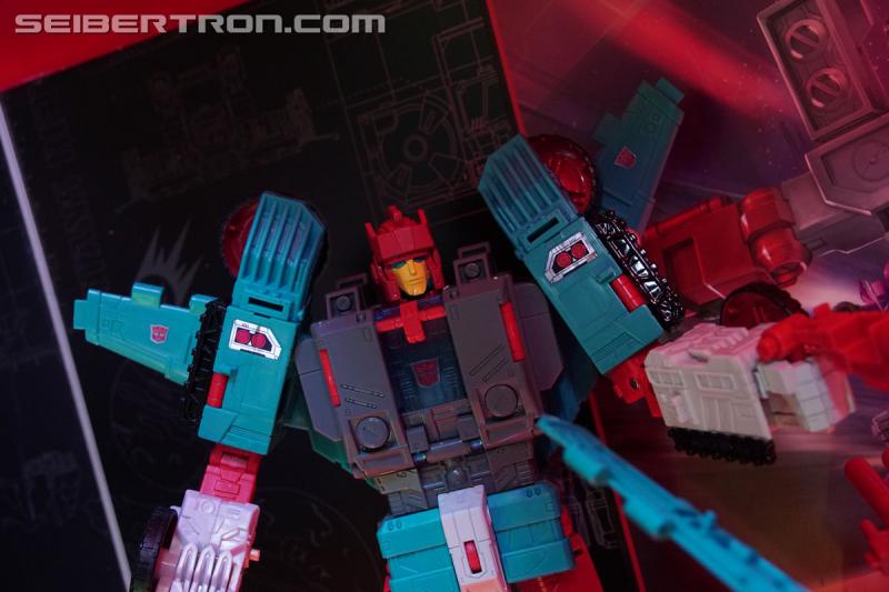 Toy Fair 2017: Generations: Titans Return (and Trypticon too!) - Transformers Event: Generations Titans Return 128
